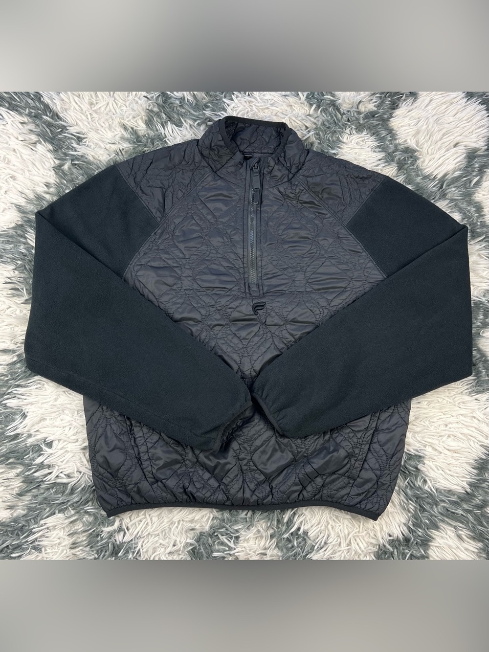 Fabletics Men’s Black Onyx 1/4 Zip Quilted Pattern Pullover Jacket Size M